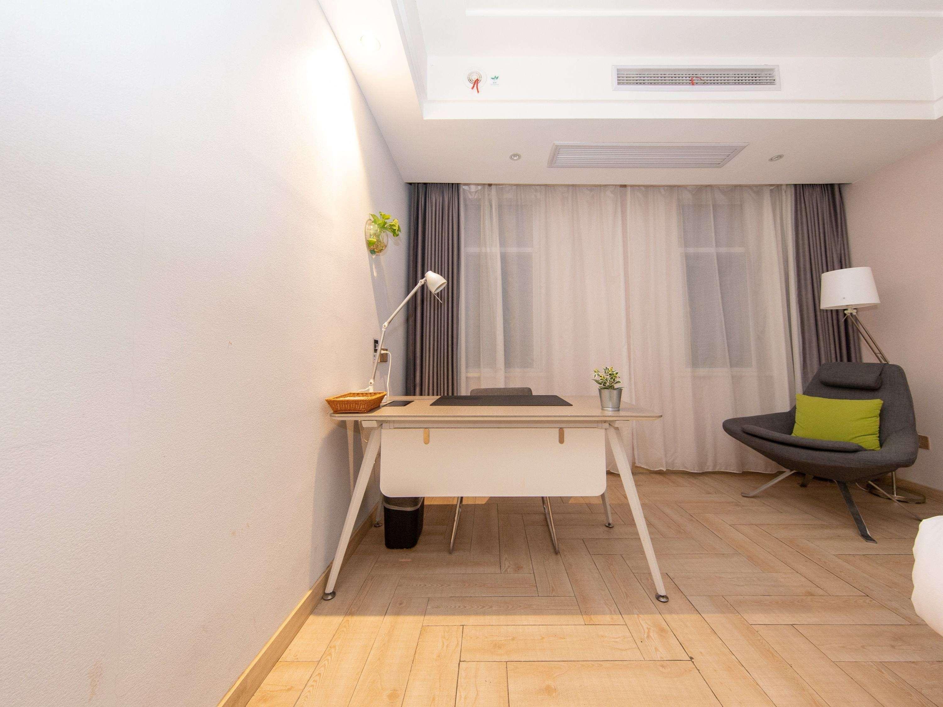 מלון Ibis Styles Nantong Development Zone Shimao Plaza מראה חיצוני תמונה