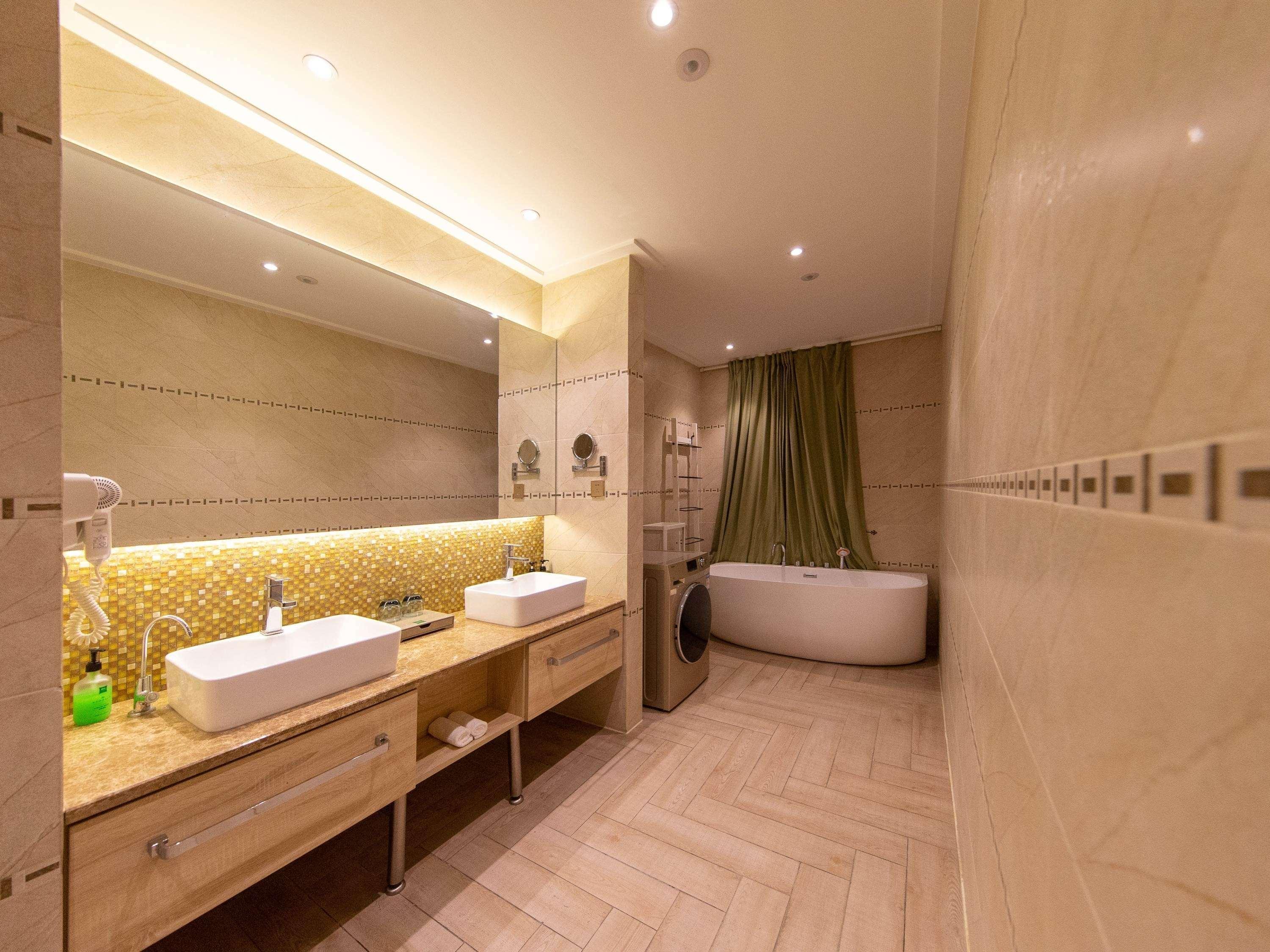 מלון Ibis Styles Nantong Development Zone Shimao Plaza מראה חיצוני תמונה