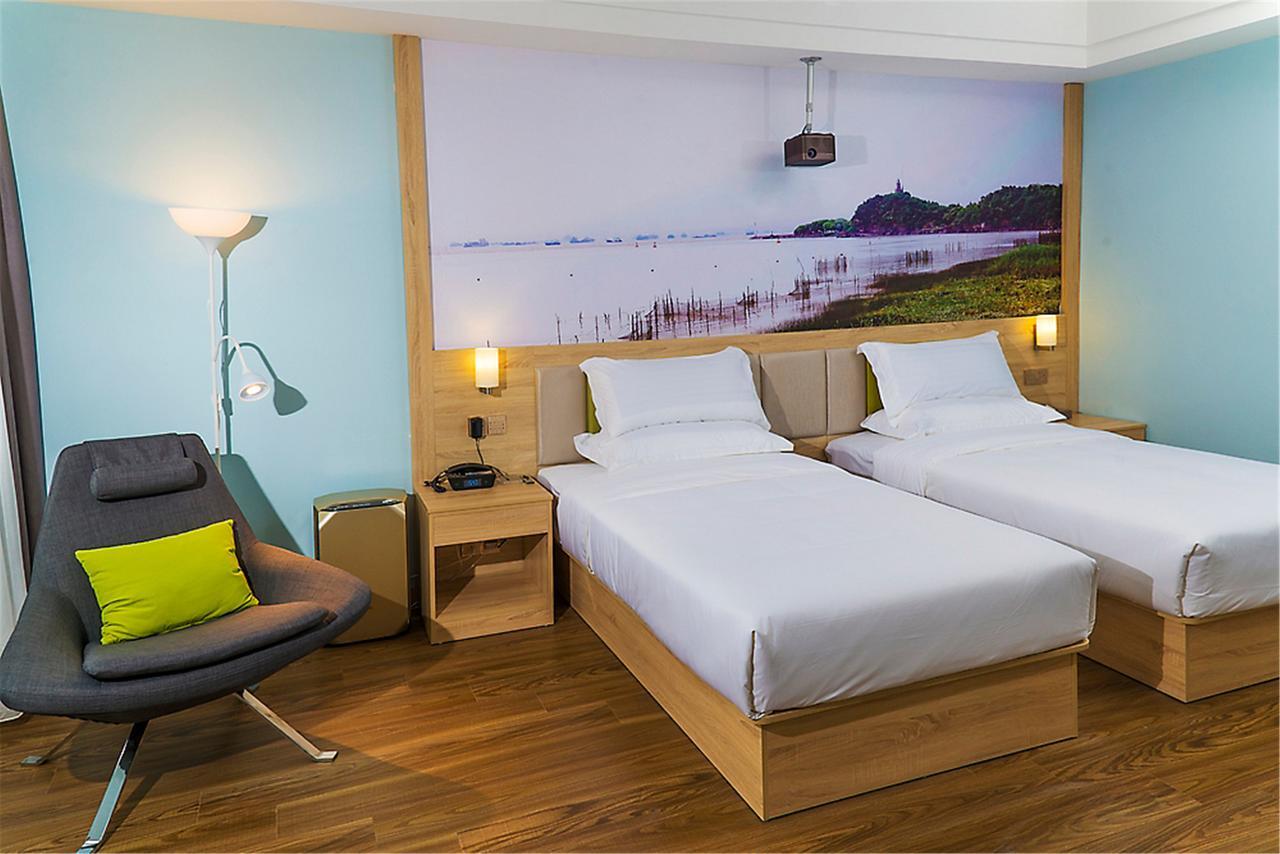 מלון Ibis Styles Nantong Development Zone Shimao Plaza מראה חיצוני תמונה