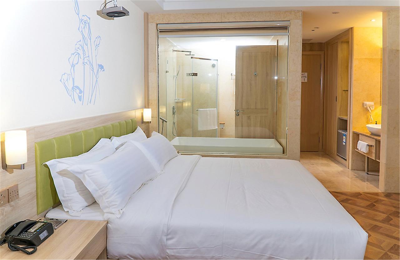 מלון Ibis Styles Nantong Development Zone Shimao Plaza מראה חיצוני תמונה